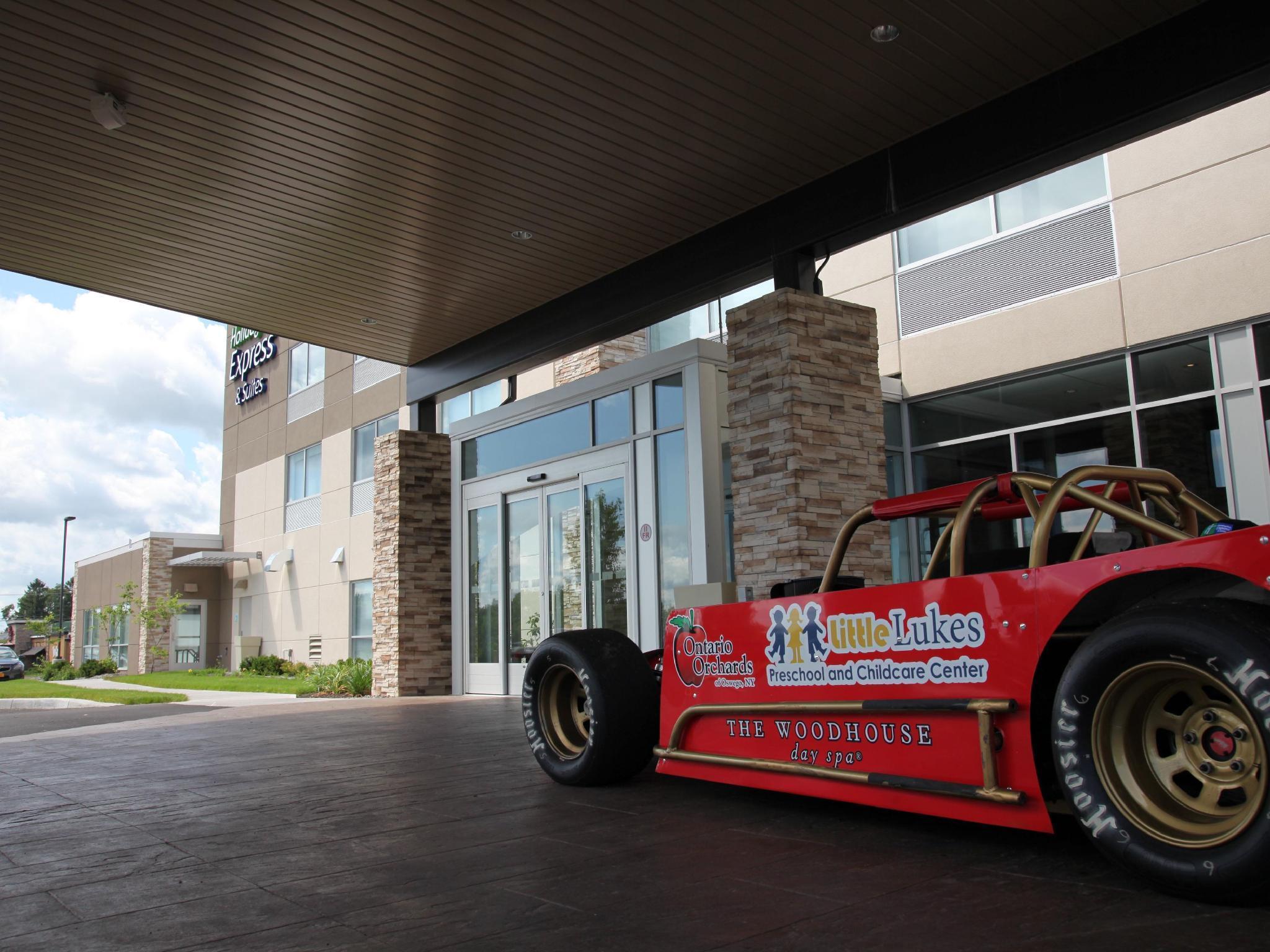 Holiday Inn Express & Suites Oswego By Ihg Extérieur photo